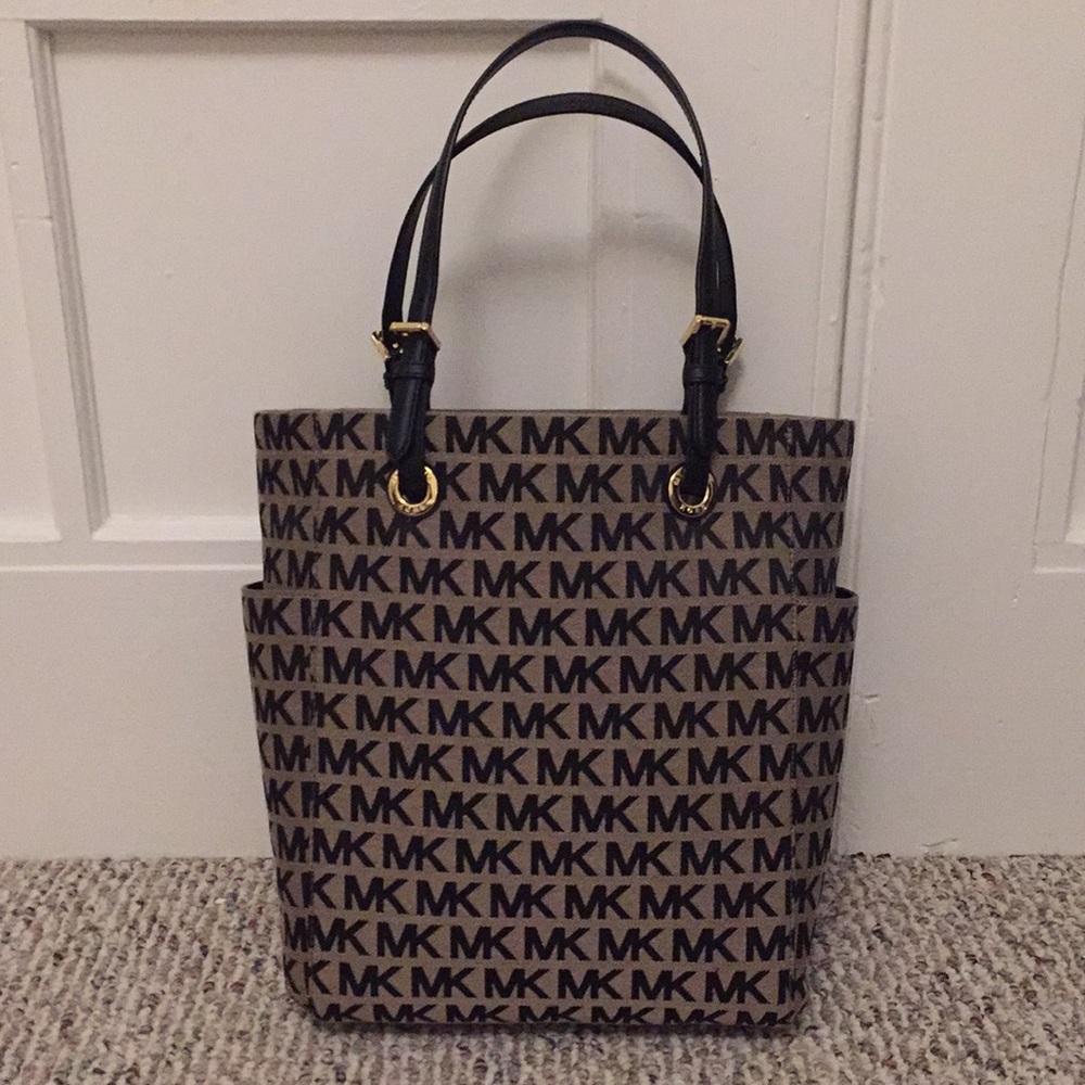 Signature Michael Kors tote